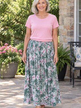 Sag Harbor Floral Midi Skirt Green & Pink Size L.Skirt Falls just below the knee